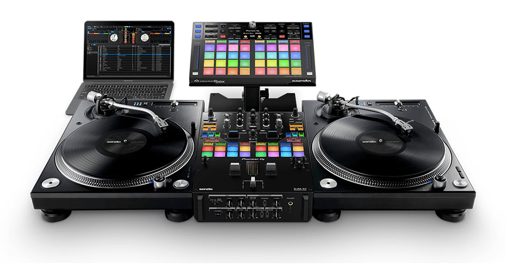 TURNTABLI7M: Descubre la mezcladora DJ para performances de 2 canales DJM-S7 de estilo scratch